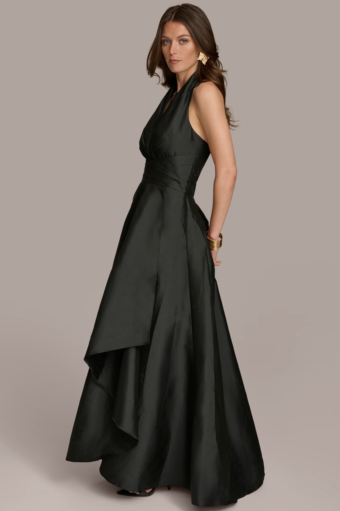 (image for) OUTSTANDING V-NECK DRAPED GOWN